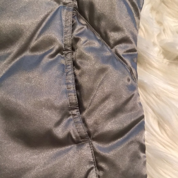 Vest - Picture 5 of 9